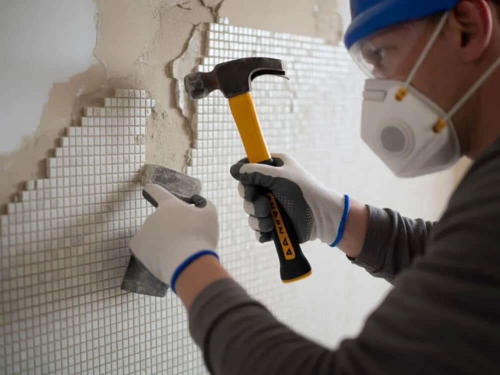 Jak usunąć tynk dekoracyjny? Skuteczne metody i porady krok po kroku