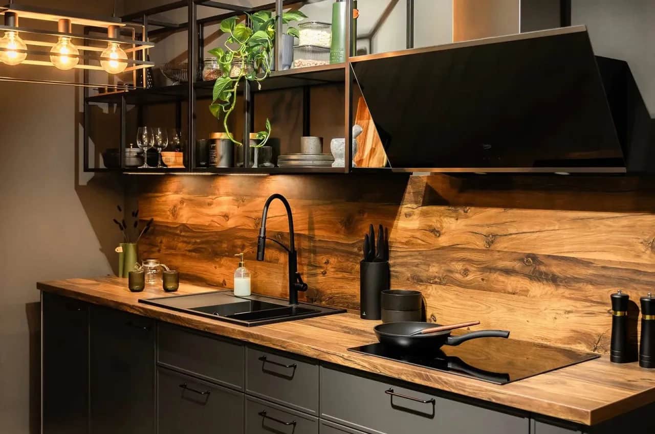 Alternatywy dla płytek w kuchni nad blatem, które zachwycają i są praktyczne